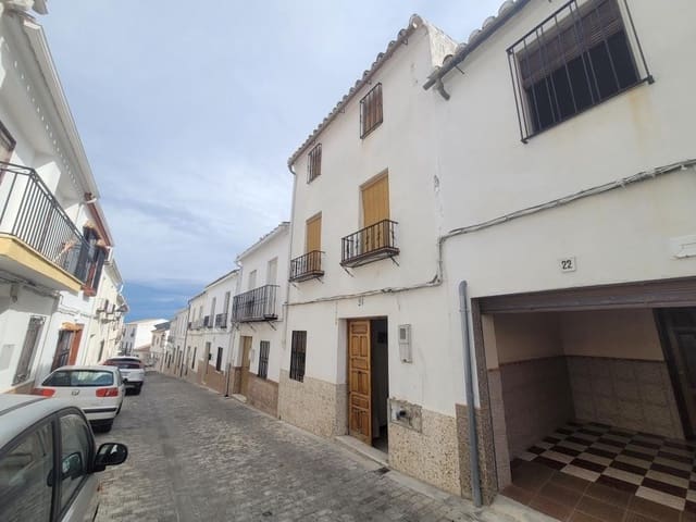 5 bedroom Townhouse for sale in Luque with pool - € 35,000 (Ref: 9349452)