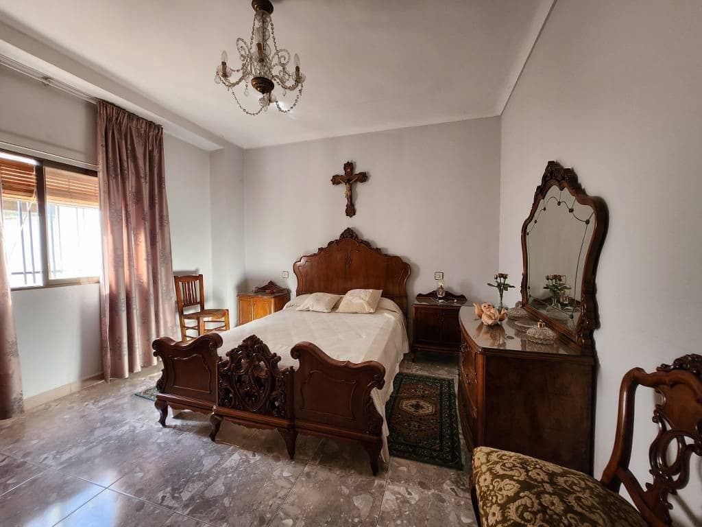 5 soverom Hus til salgs i Luque med svømmebasseng garasje - € 109 000 (Ref: 9353547)