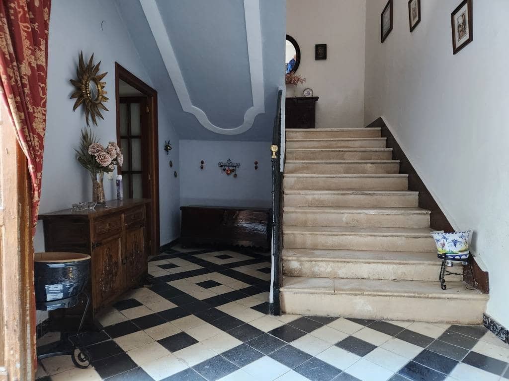 5 soverom Hus til salgs i Luque med svømmebasseng garasje - € 109 000 (Ref: 9353547)