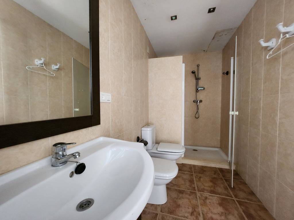 5 soverom Hus til salgs i Luque med svømmebasseng garasje - € 109 000 (Ref: 9353547)