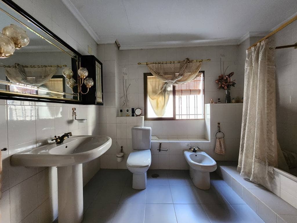 5 soverom Hus til salgs i Luque med svømmebasseng garasje - € 109 000 (Ref: 9353547)