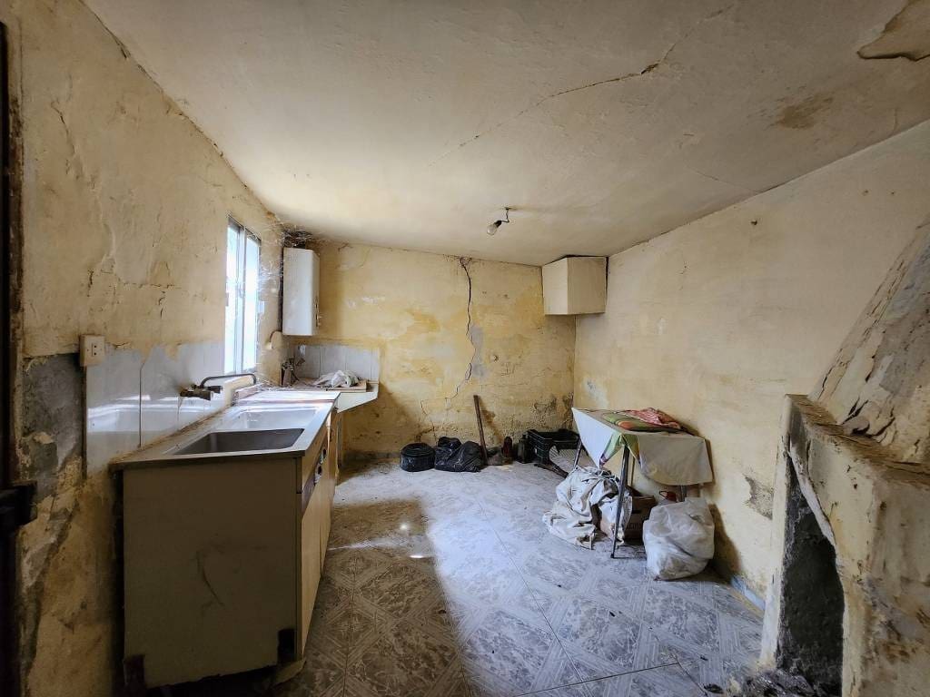 5 makuuhuone Omakotitalo myytävänä paikassa Santiago de Calatrava - 27 000 € (Ref: 9356740)