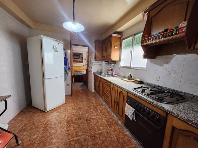 8 soveværelse Byhus til salg i Rute - € 69.000 (Ref: 9388401)