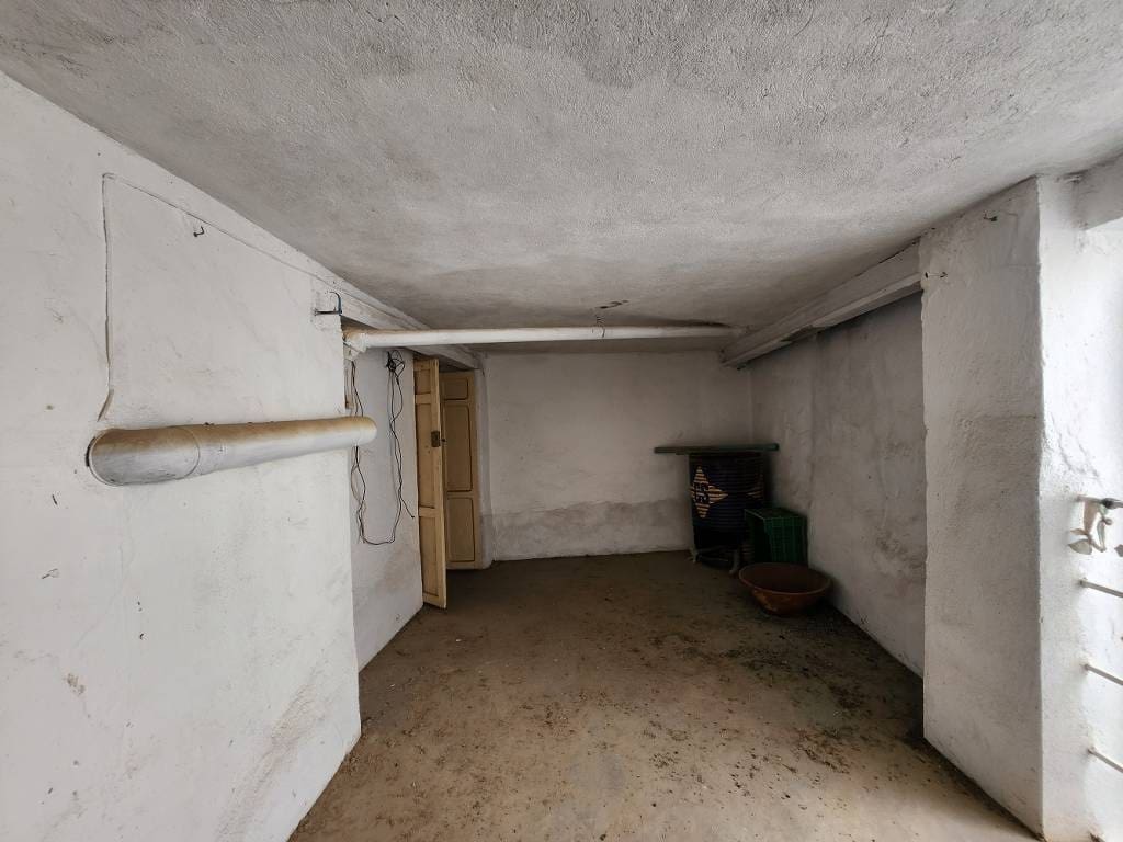 8 soveværelse Byhus til salg i Rute - € 69.000 (Ref: 9388401)