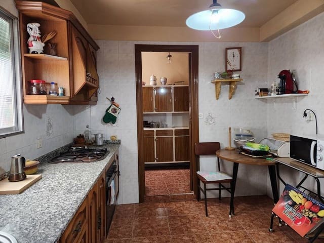 8 soveværelse Byhus til salg i Rute - € 69.000 (Ref: 9388401)