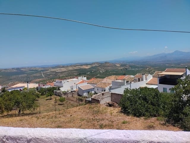 5 bedroom Townhouse for sale in Luque with pool - € 74,000 (Ref: 9388402)