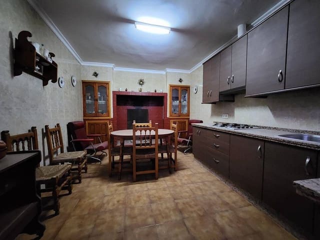 3 soveværelse Byhus til salg i Luque med swimmingpool - € 75.000 (Ref: 9393408)