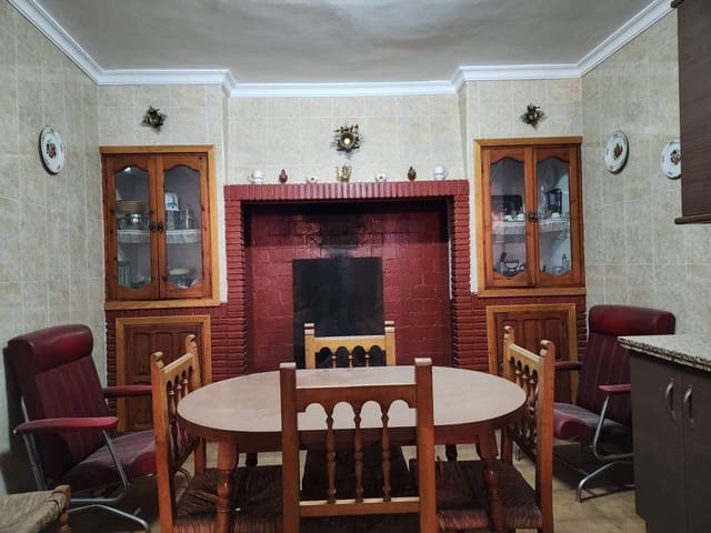 3 soveværelse Byhus til salg i Luque med swimmingpool - € 75.000 (Ref: 9393408)