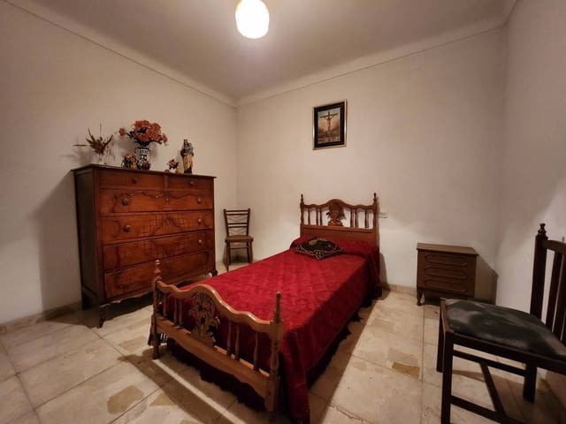 3 soveværelse Byhus til salg i Luque med swimmingpool - € 75.000 (Ref: 9393408)