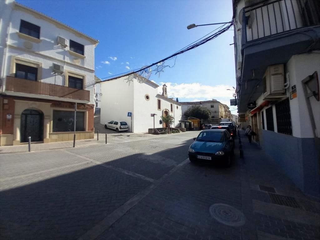 3 bedroom Apartment for sale in Martos - € 45,000 (Ref: 9404550)
