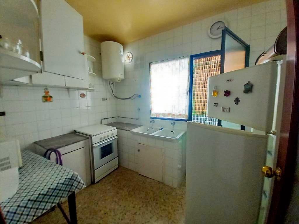 3 bedroom Apartment for sale in Martos - € 45,000 (Ref: 9404550)