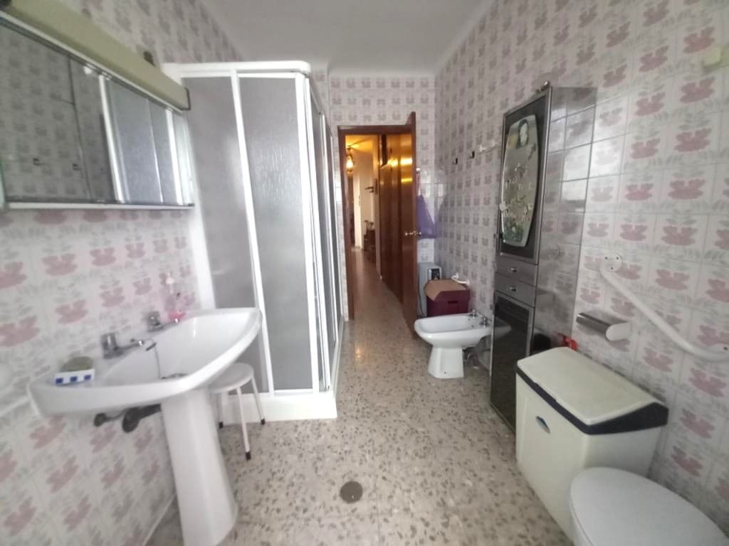 3 bedroom Apartment for sale in Martos - € 45,000 (Ref: 9404550)