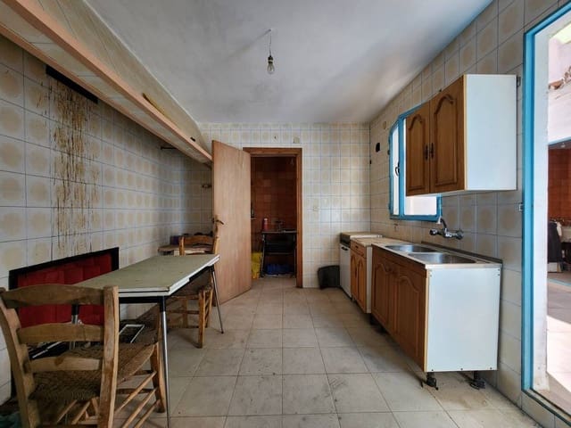 3 soveværelse Byhus til salg i Luque med swimmingpool - € 52.000 (Ref: 9409292)