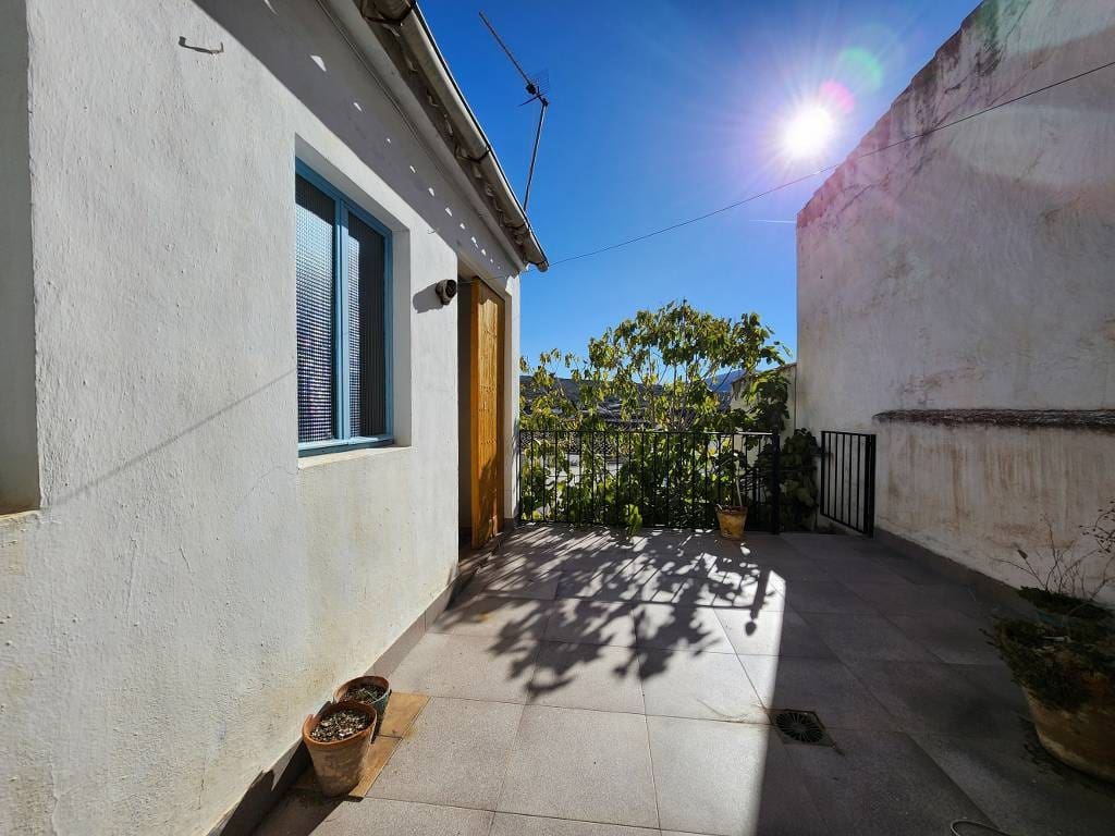 3 soveværelse Byhus til salg i Luque med swimmingpool - € 52.000 (Ref: 9409292)