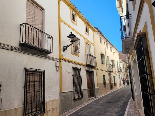 3 soveværelse Byhus til salg i Luque med swimmingpool - € 52.000 (Ref: 9409292)