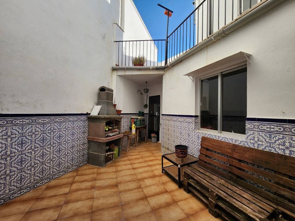 5 bedroom Townhouse for sale in Rute with pool - € 68,000 (Ref: 9427122)