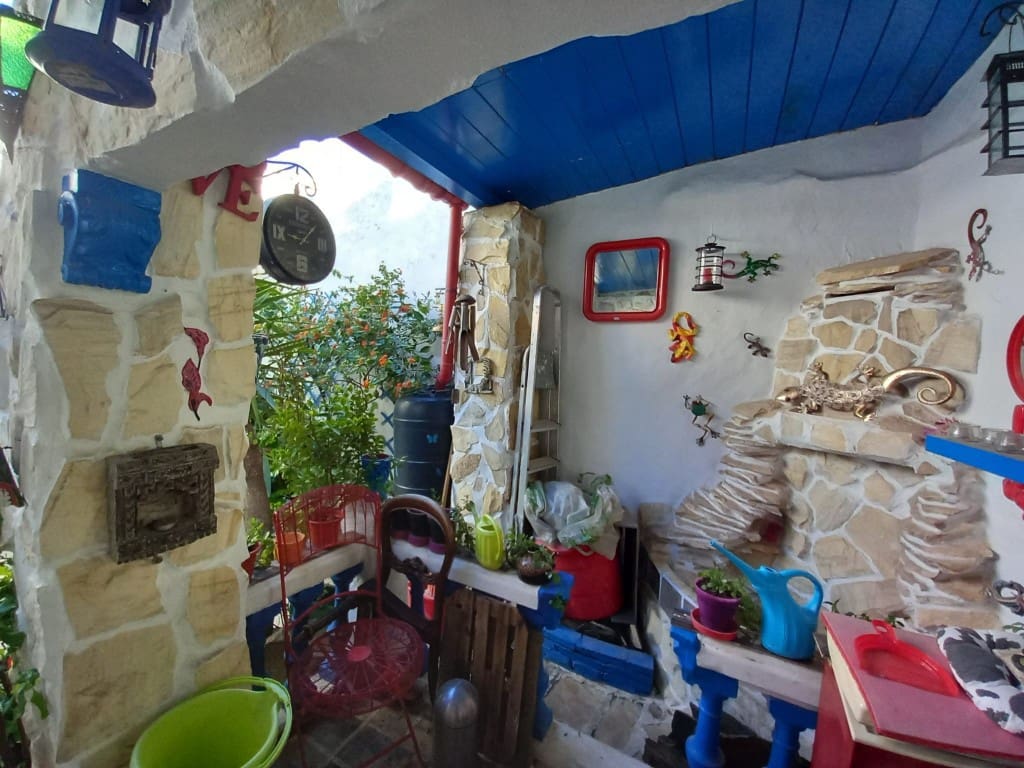 3 soverom Hus til salgs i Castillo de Locubin med svømmebasseng - € 110 000 (Ref: 9428764)