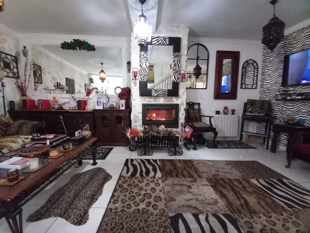 3 soverom Hus til salgs i Castillo de Locubin med svømmebasseng - € 110 000 (Ref: 9428764)