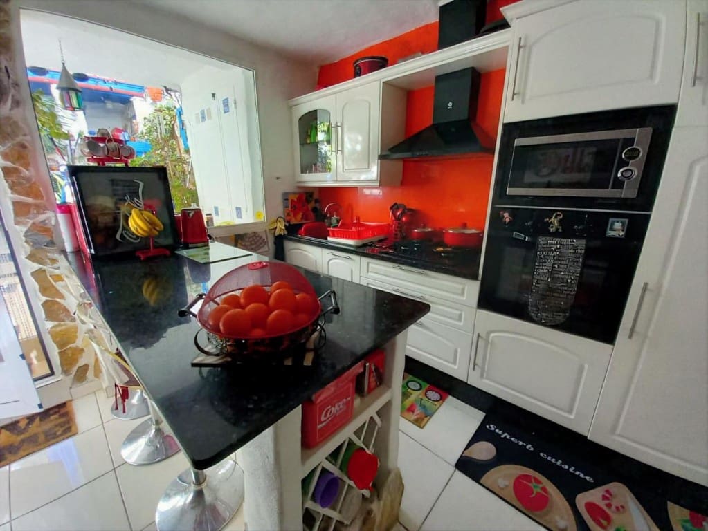 3 soverom Hus til salgs i Castillo de Locubin med svømmebasseng - € 110 000 (Ref: 9428764)