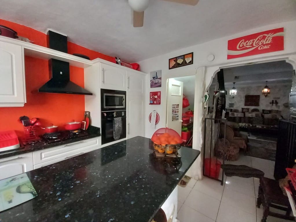 3 soverom Hus til salgs i Castillo de Locubin med svømmebasseng - € 110 000 (Ref: 9428764)