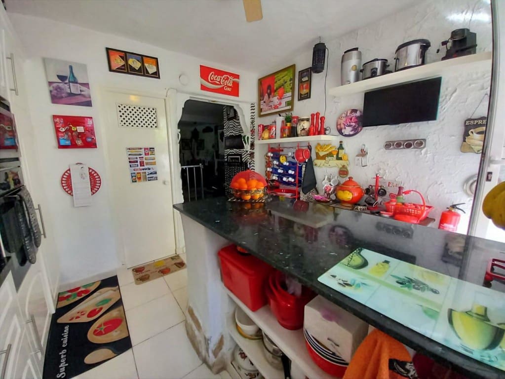 3 soverom Hus til salgs i Castillo de Locubin med svømmebasseng - € 110 000 (Ref: 9428764)