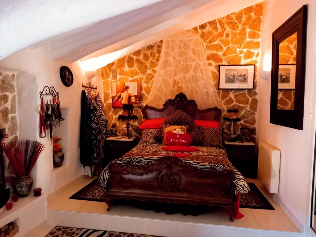 3 soverom Hus til salgs i Castillo de Locubin med svømmebasseng - € 110 000 (Ref: 9428764)