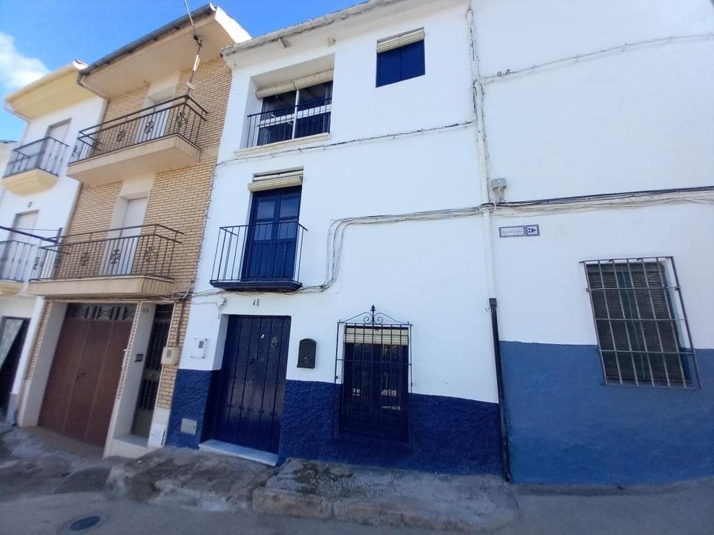 3 soverom Hus til salgs i Castillo de Locubin med svømmebasseng - € 42 000 (Ref: 9431937)