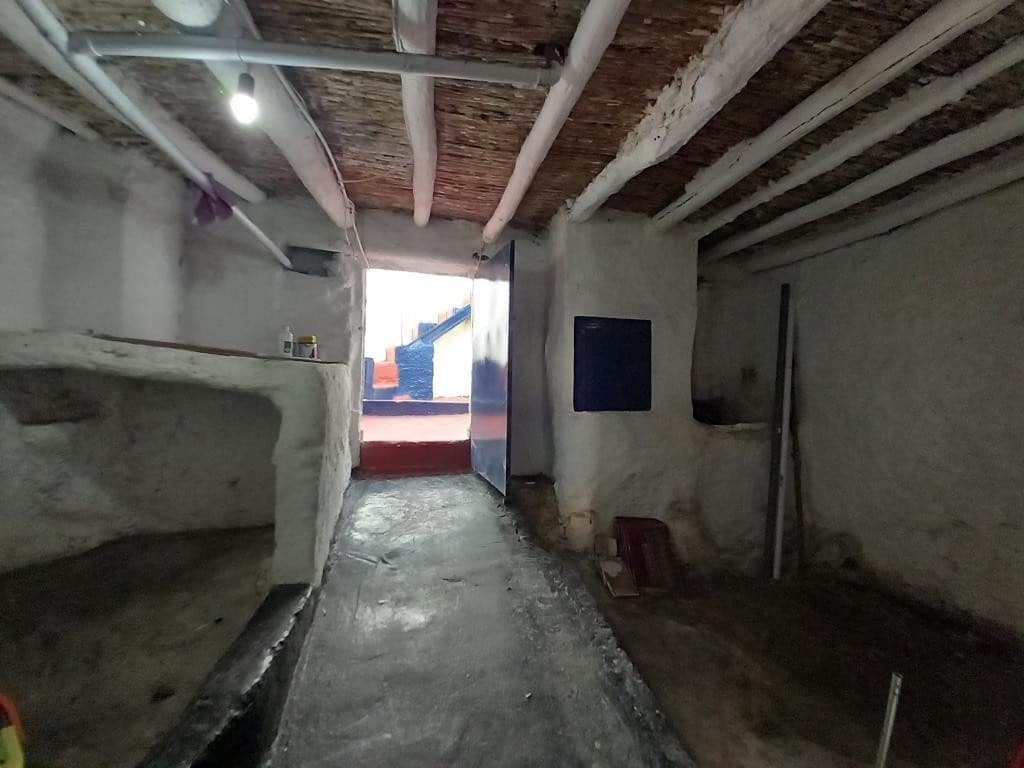 3 soverom Hus til salgs i Castillo de Locubin med svømmebasseng - € 42 000 (Ref: 9431937)