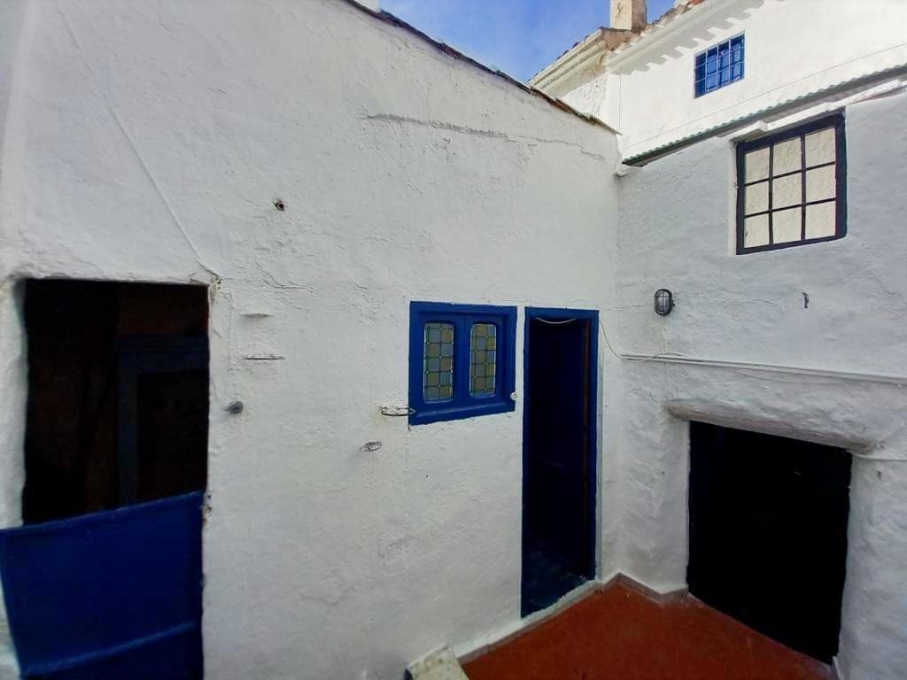 3 soverom Hus til salgs i Castillo de Locubin med svømmebasseng - € 42 000 (Ref: 9431937)