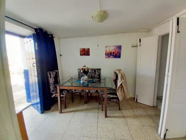 3 bedroom Townhouse for sale in Castillo de Locubín with pool - € 42,000 (Ref: 9431937)