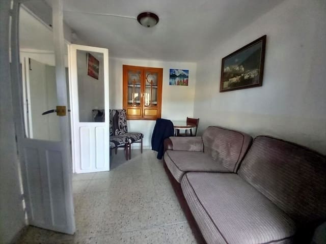 3 bedroom Townhouse for sale in Castillo de Locubín with pool - € 42,000 (Ref: 9431937)