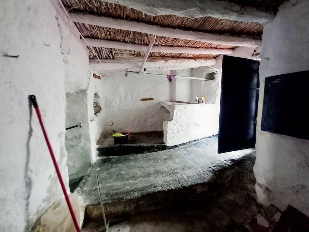 3 soverom Hus til salgs i Castillo de Locubin med svømmebasseng - € 42 000 (Ref: 9431937)