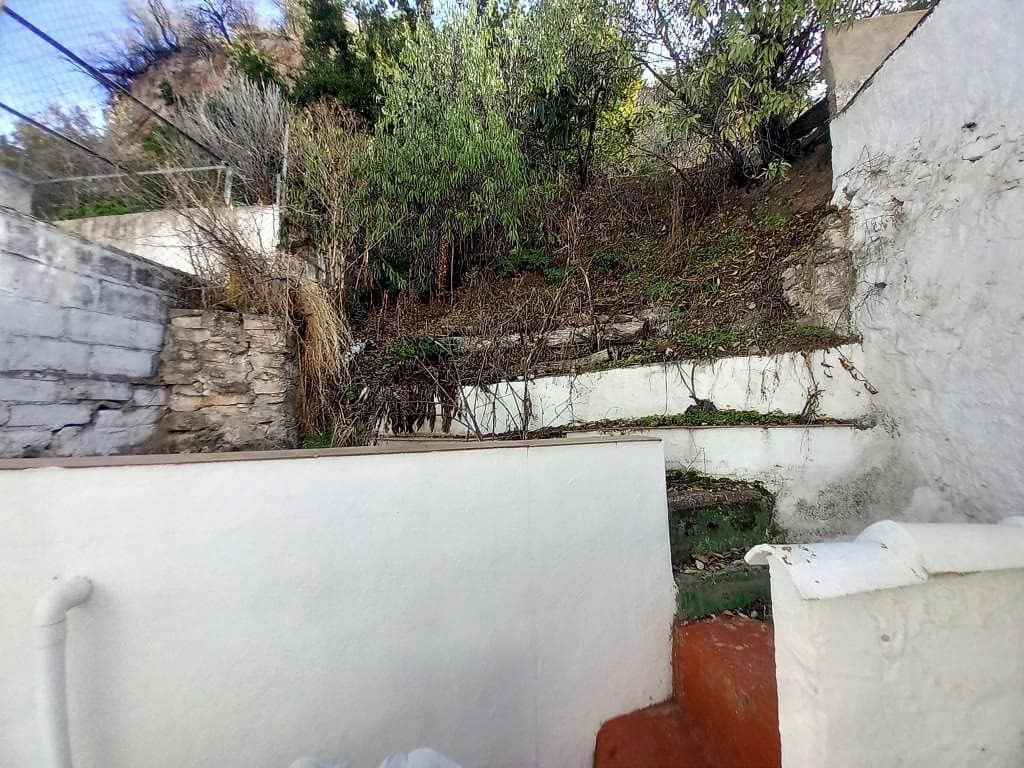 3 soverom Hus til salgs i Castillo de Locubin med svømmebasseng - € 42 000 (Ref: 9431937)