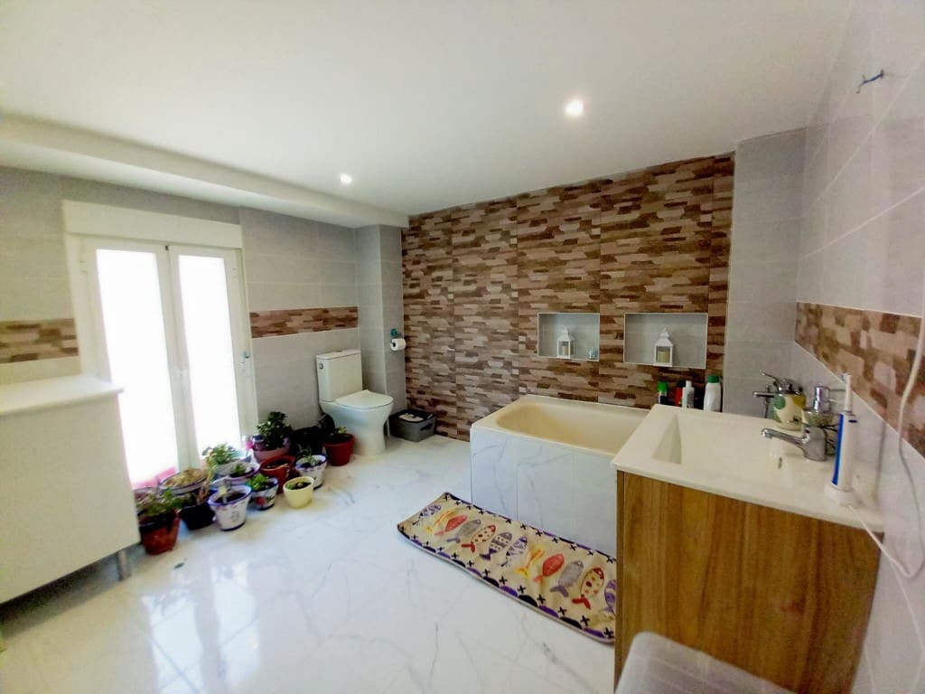 3 sovrum Hus till salu i Martos med pool - 58 000 € (Ref: 9436137)