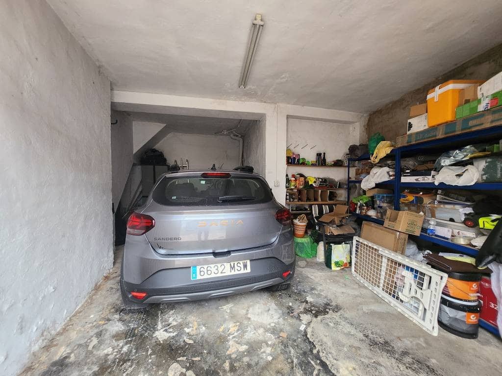 Garage for sale in Luque - € 15,000 (Ref: 9448993)