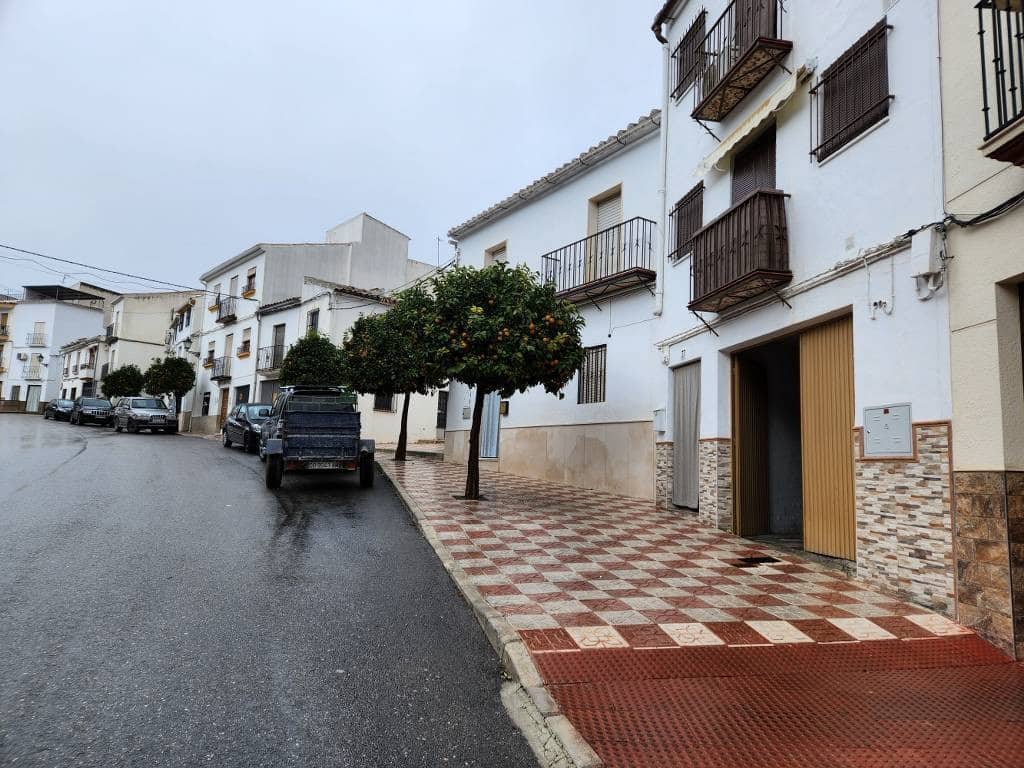 Garage for sale in Luque - € 15,000 (Ref: 9448993)
