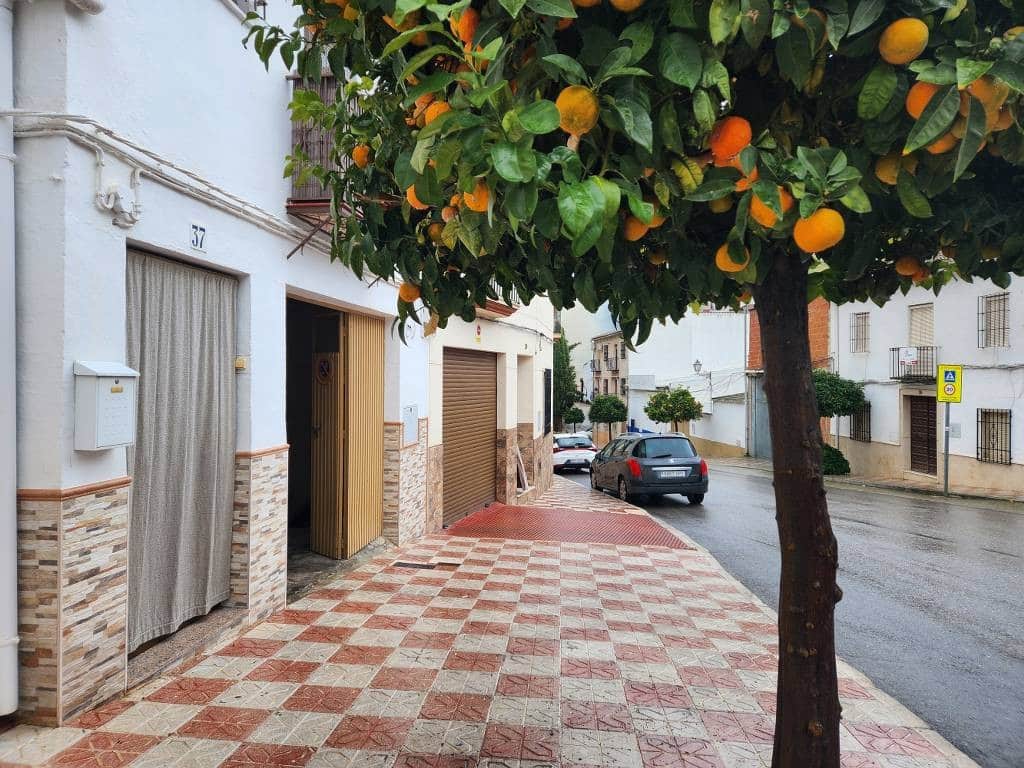 Garage for sale in Luque - € 15,000 (Ref: 9448993)