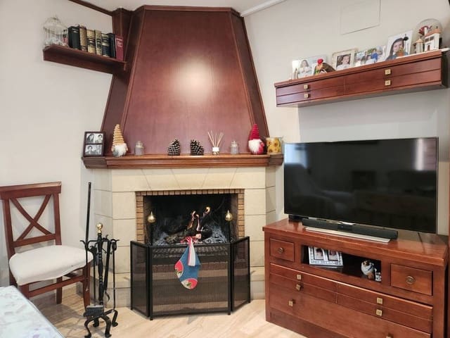 3 soverom Hus til salgs i La Guijarrosa med svømmebasseng garasje - € 225 000 (Ref: 9450186)