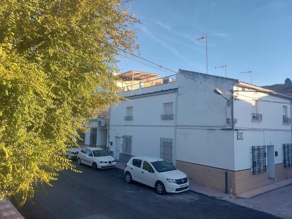 3 bedroom Townhouse for sale in Noguerones with pool - € 59,000 (Ref: 9498017)