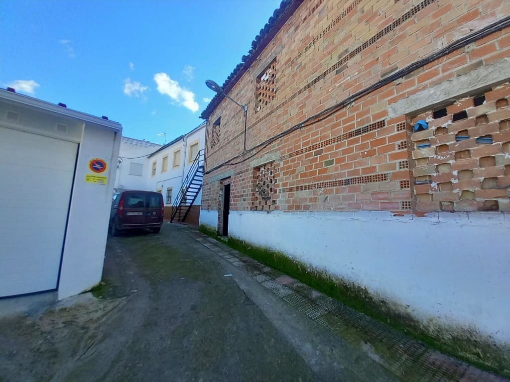 Maison de Ville à vendre à Noguerones - 18 000 € (Ref: 9528851)