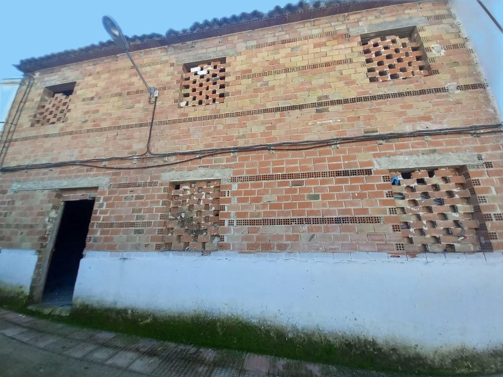 Maison de Ville à vendre à Noguerones - 18 000 € (Ref: 9528851)