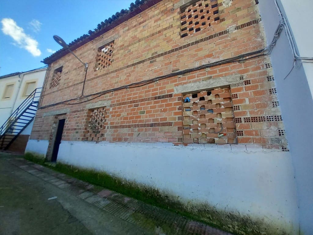 Maison de Ville à vendre à Noguerones - 18 000 € (Ref: 9528851)