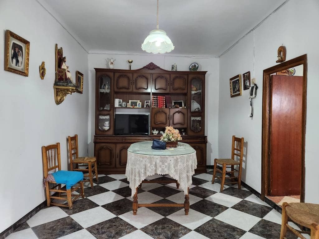 7 soveværelse Byhus til salg i Luque med swimmingpool garage - € 89.000 (Ref: 9558668)