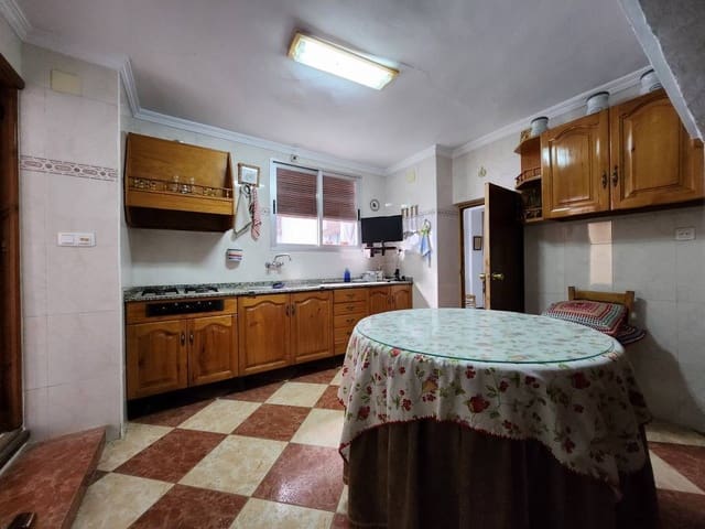 7 soveværelse Byhus til salg i Luque med swimmingpool garage - € 89.000 (Ref: 9558668)