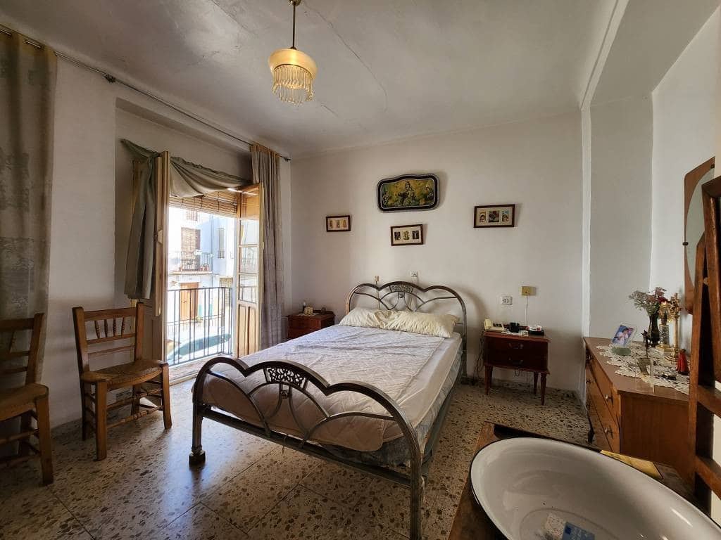 7 soveværelse Byhus til salg i Luque med swimmingpool garage - € 89.000 (Ref: 9558668)