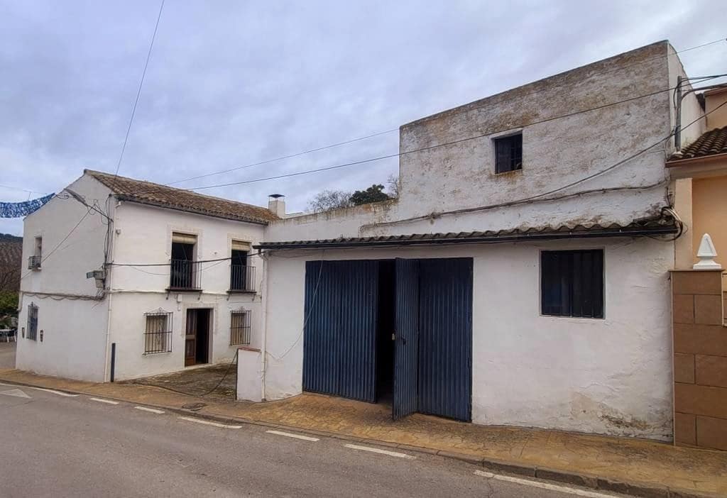 4 bedroom Townhouse for sale in Zambra with garage - € 75,000 (Ref: 9558670)