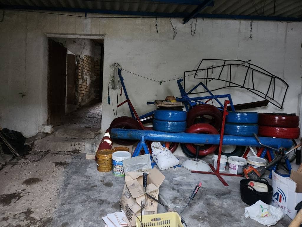 4 bedroom Townhouse for sale in Zambra with garage - € 75,000 (Ref: 9558670)