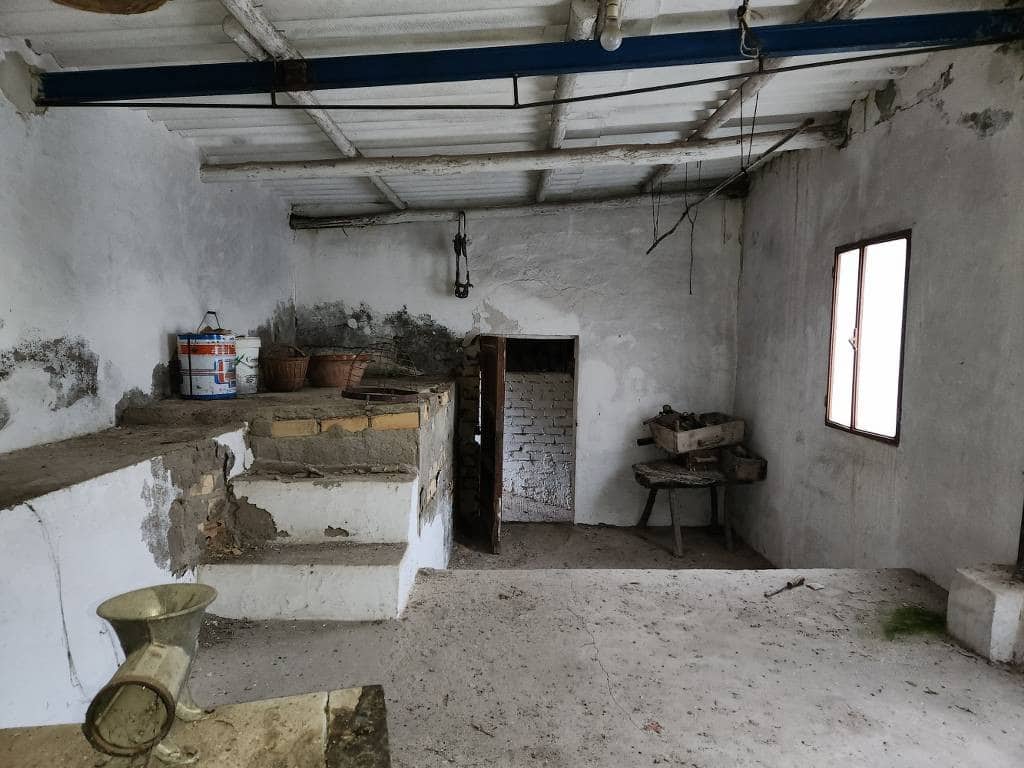 4 bedroom Townhouse for sale in Zambra with garage - € 75,000 (Ref: 9558670)