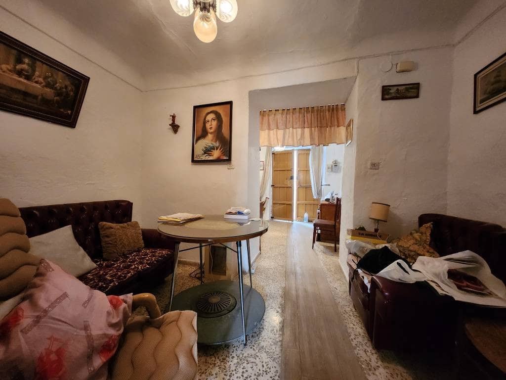 4 soveværelse Byhus til salg i Luque med swimmingpool - € 42.000 (Ref: 9561701)