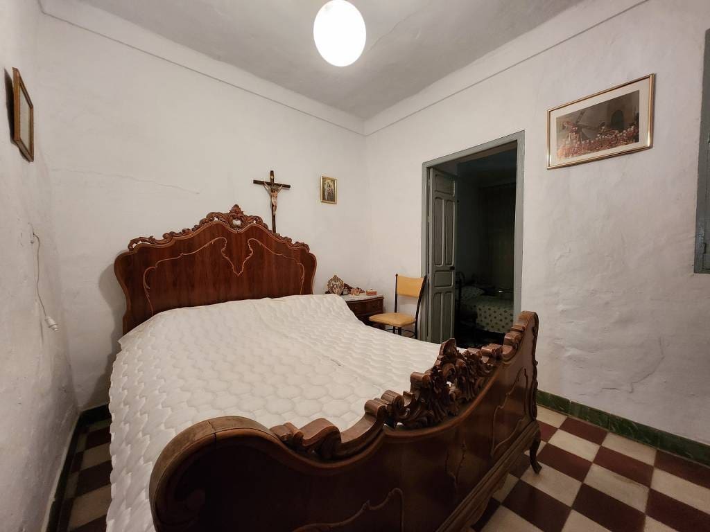 4 soveværelse Byhus til salg i Luque med swimmingpool - € 42.000 (Ref: 9561701)